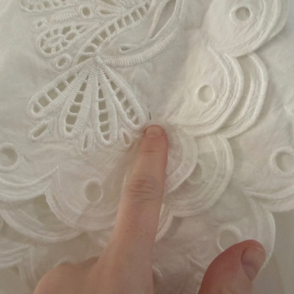 Farm Rio Off-White Richelieu Big Collar Blouse Cropped Eyelet Top Size medium - Picture 3 of 8